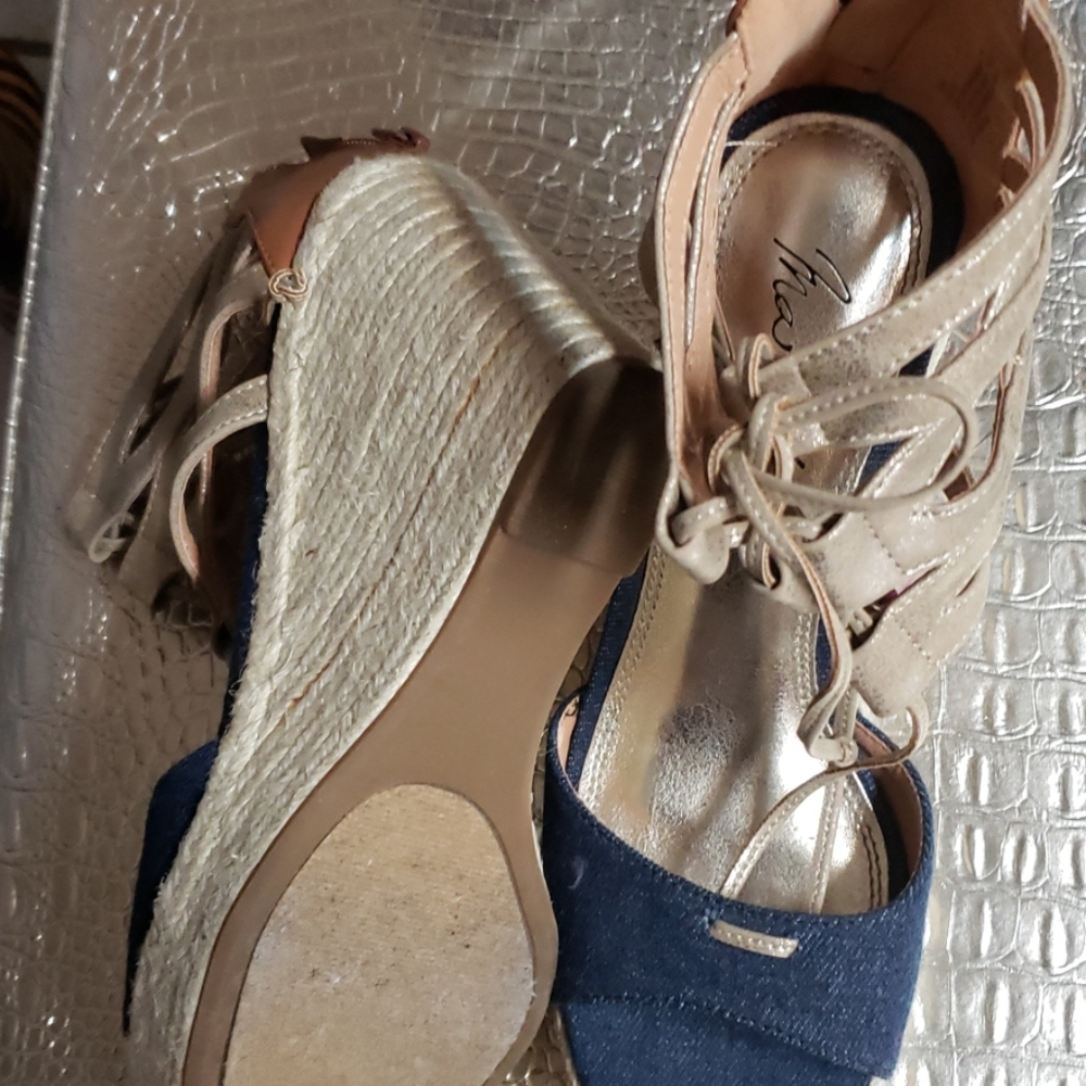 Heels - Picture 3 of 4